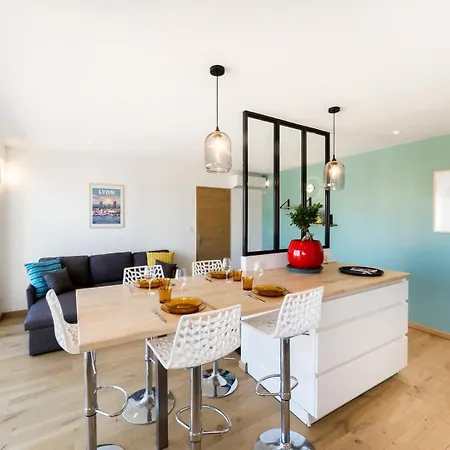 Avec Balcon - Clim Et Parking Ail Appartement *